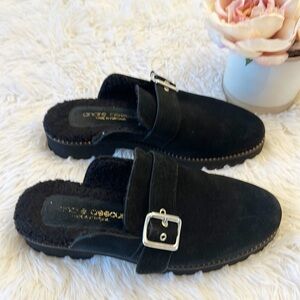 Andre Assous Black Suede lined buckle mules clogs women size 7
